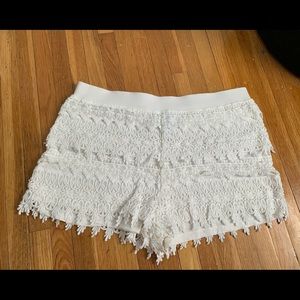 Express - Crochet Short
